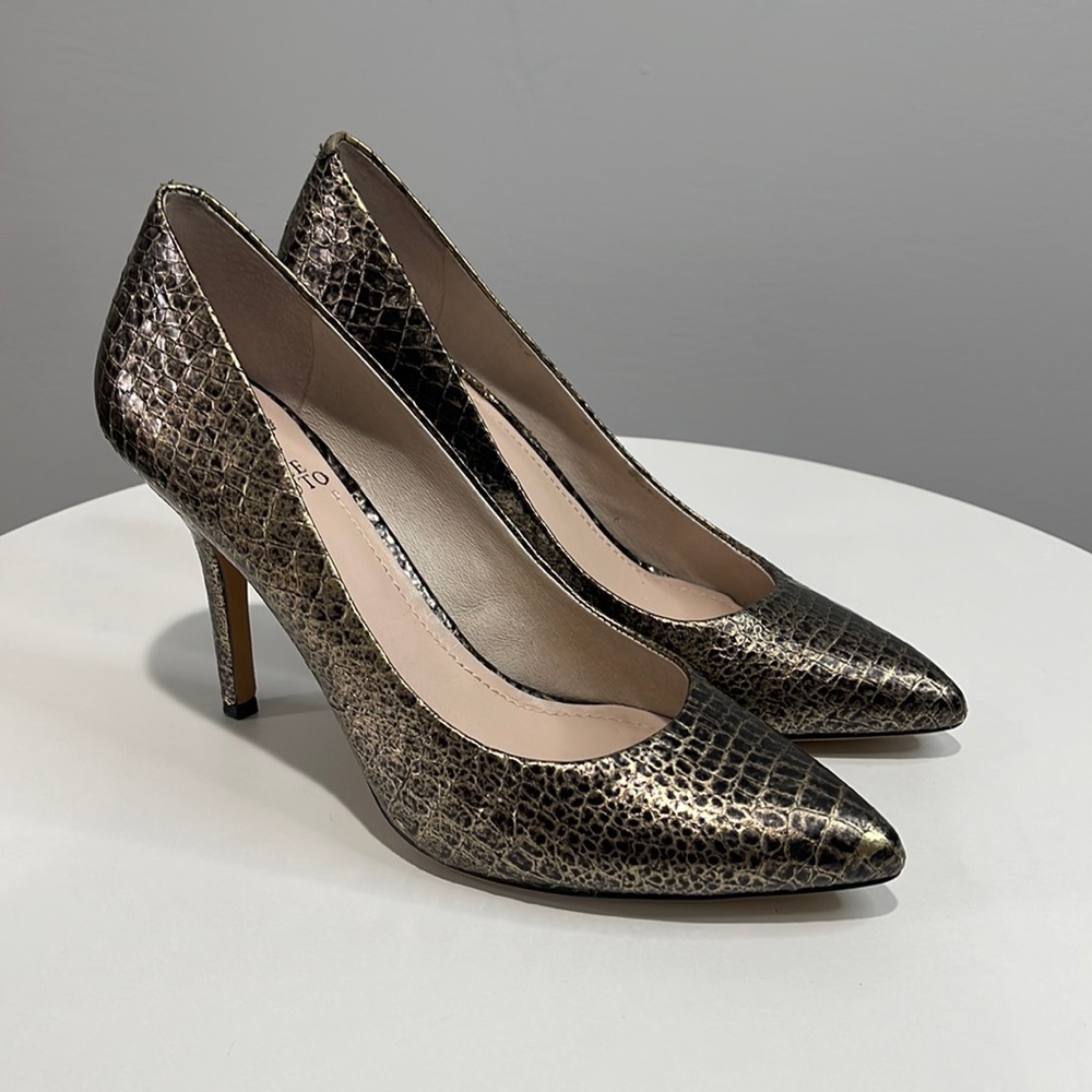 Vince Camuto Halle snakeskin leather pumps size 7 medium 3.5” hill